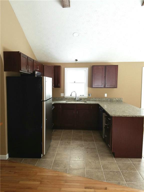 Brand new kitchen with granite...