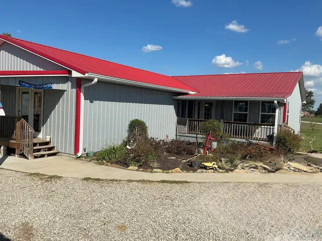 $379,900 | 6608 North County Road 550 East, Seymour, IN 47274