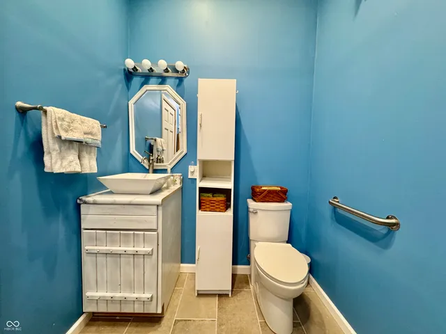 $379,900 | 6608 North County Road 550 East, Seymour, IN 47274