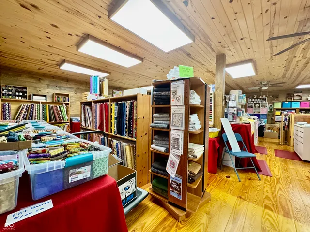 $379,900 | 6608 North County Road 550 East, Seymour, IN 47274