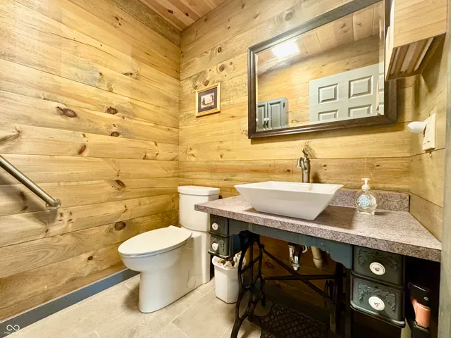 $379,900 | 6608 North County Road 550 East, Seymour, IN 47274