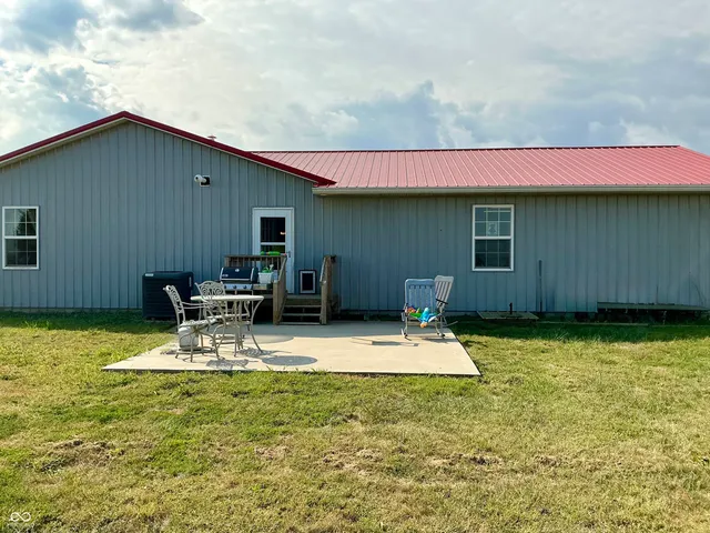 $379,900 | 6608 North County Road 550 East, Seymour, IN 47274