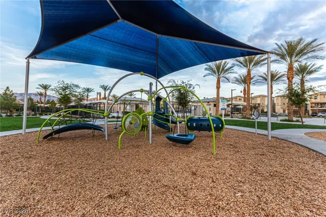 $305,000 | 2833 Champagne Gold Avenue, North Las Vegas, NV 89086