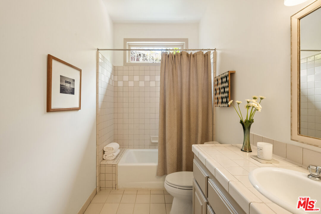454 Sycamore Road Santa Monica, CA 90402 - Photo 23 of 32