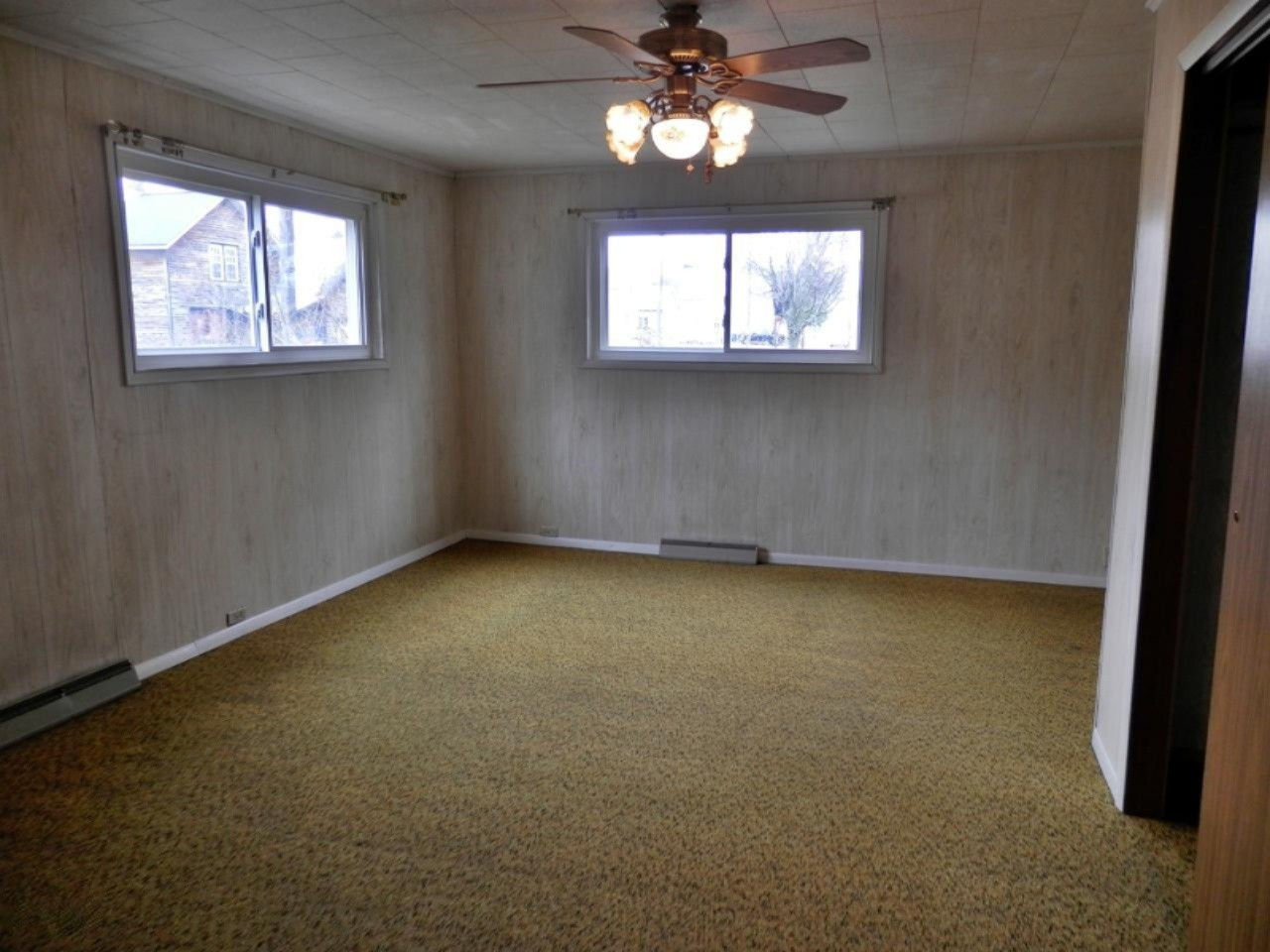Master Bedroom Main Floor