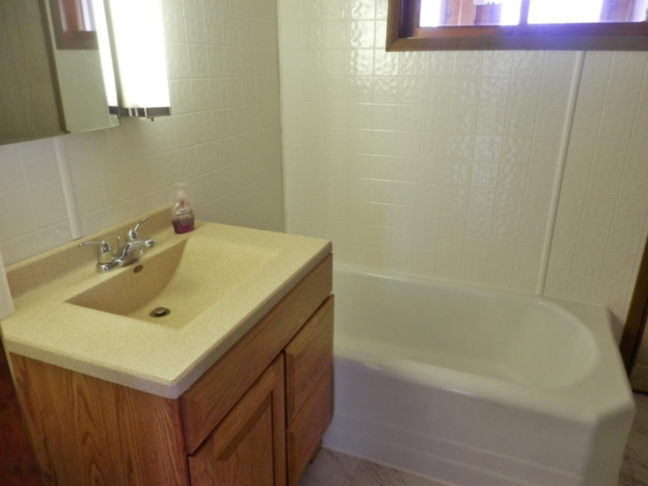 603 Ramsdell Street Manistee, MI 49660 - Photo 9 of 22 Full Bath