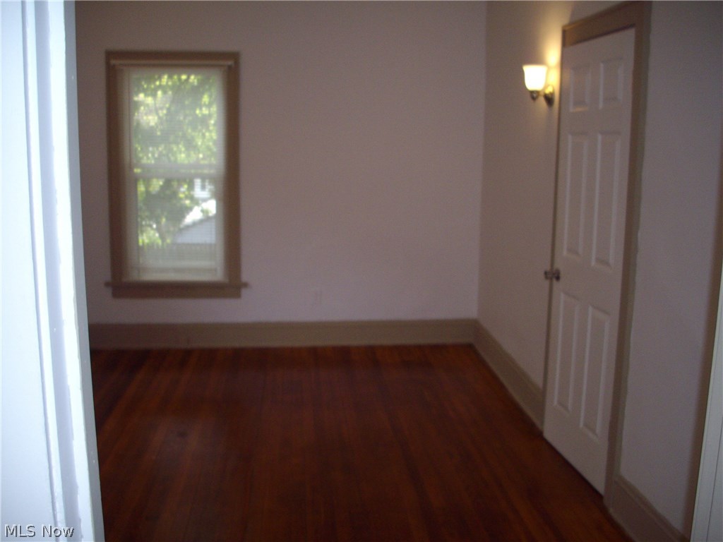 372 Ruckel Road Akron, OH 44305 - Photo 7 of 24 first floor Master bedroom with bath