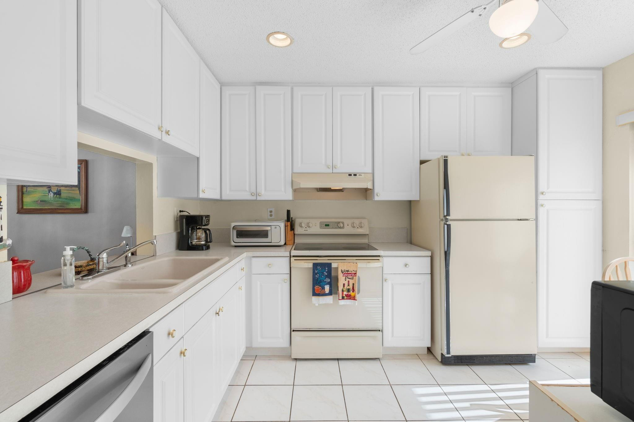 791 Banks Road, Unit 130 Pompano Beach, FL 33063 - Photo 2 of 32 Photo 2