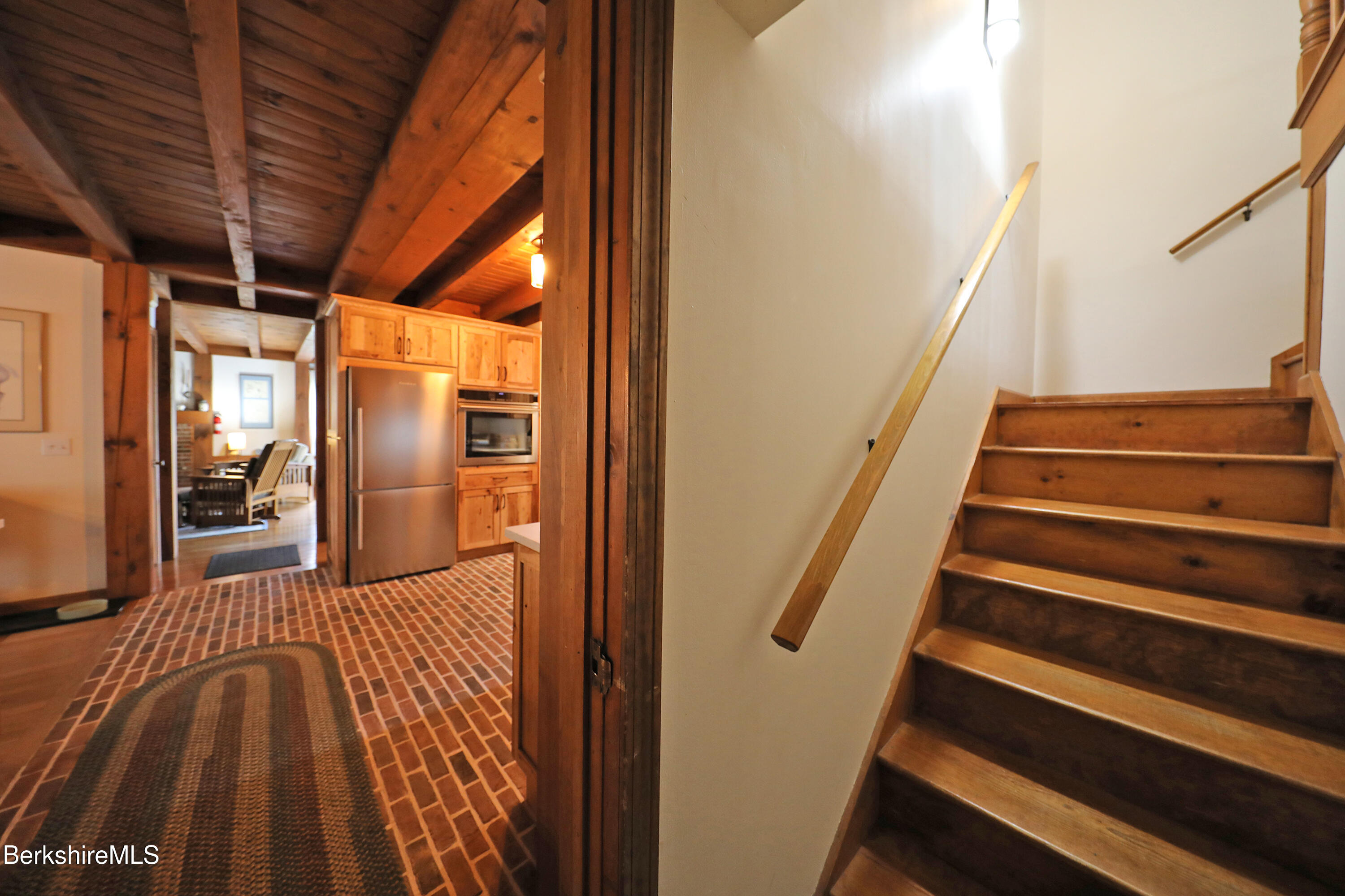 7 Stonebridge Way Tyringham, MA 01238 - Photo 31 of 46 ASSCESS TO THIRD BEDROOM/FLEX SPACE