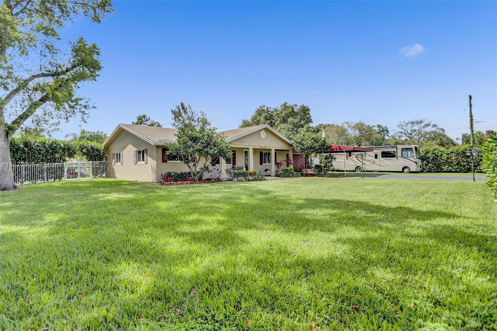 14330 Southwest 16th Street Davie, FL 33325 - Photo 9 of 68