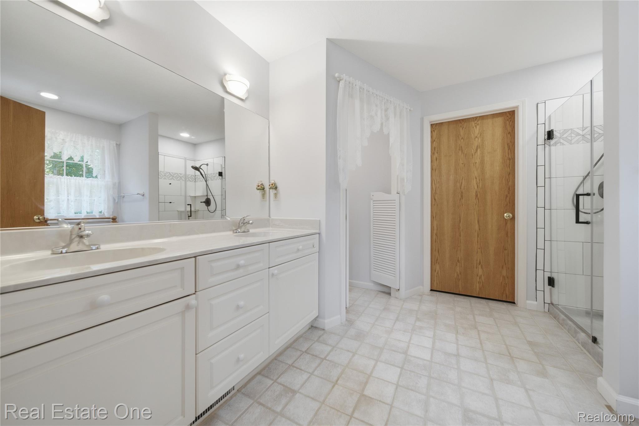 8450 Merrill Road Whitmore Lake, MI 48189 - Photo 21 of 52 DSC05068.jpg