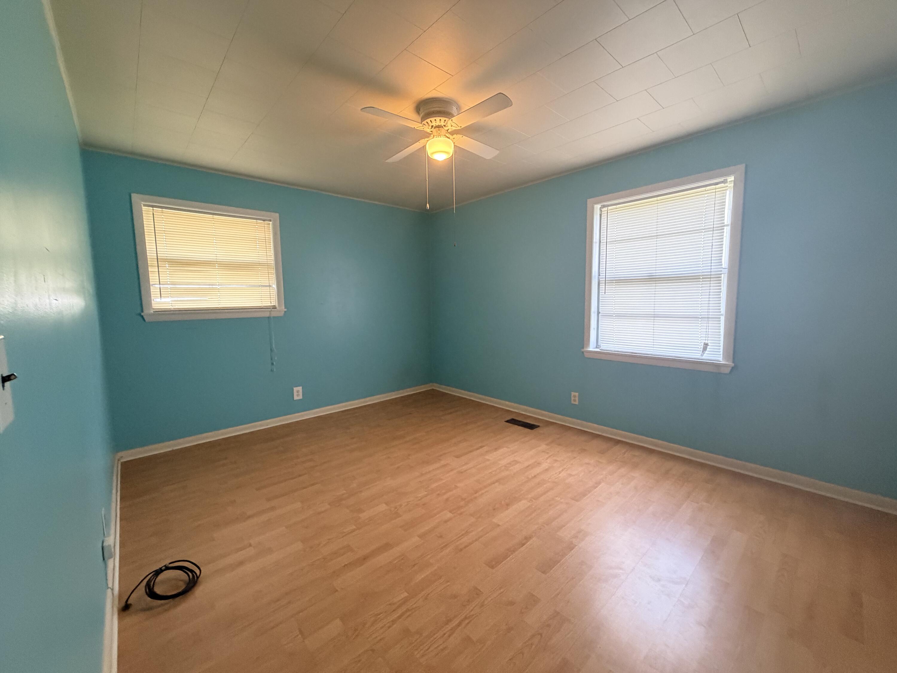 218 Broyles Road Spring City, TN 37381 - Photo 8 of 19 IMG_2047