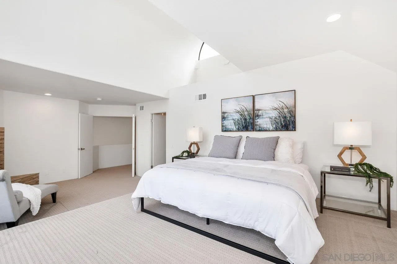 6105 Avenida Chamnez La Jolla, CA 92037 - Photo 27 of 59