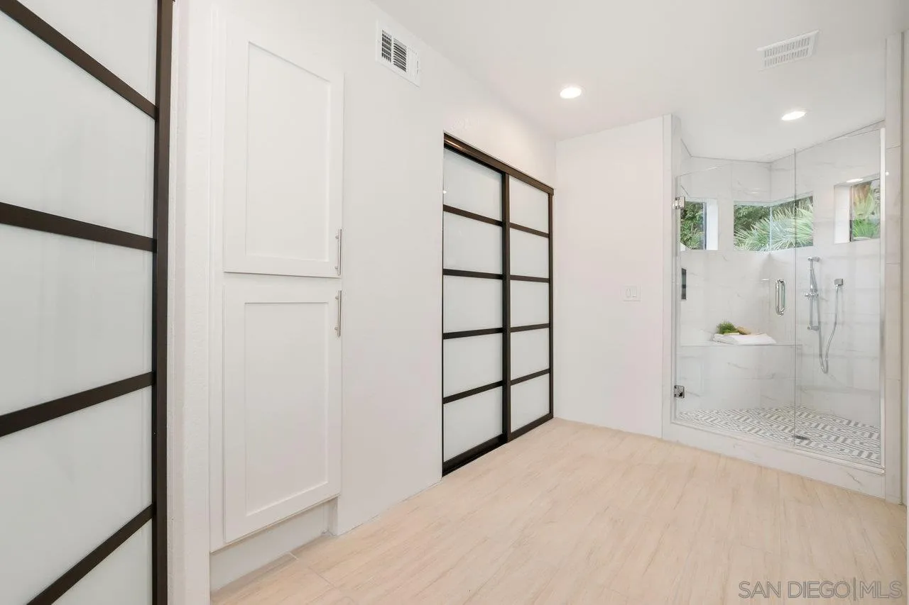 6105 Avenida Chamnez La Jolla, CA 92037 - Photo 37 of 59 a view of entryway with bathroom