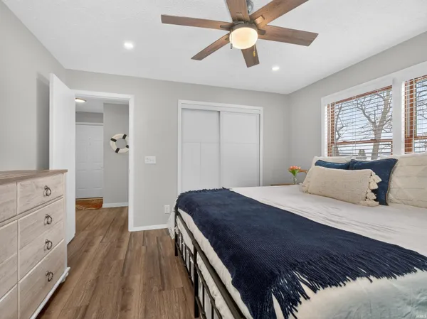 $329,900 | 700 South Lakeside Drive, Unit 6, Syracuse, IN 46567