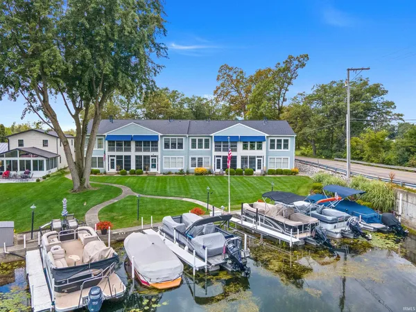 $329,900 | 700 South Lakeside Drive, Unit 6, Syracuse, IN 46567