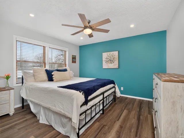 $329,900 | 700 South Lakeside Drive, Unit 6, Syracuse, IN 46567