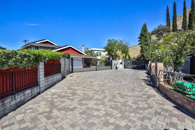 $2,949,000 | 3003 Mesa Verde Drive, Burbank, CA 91504