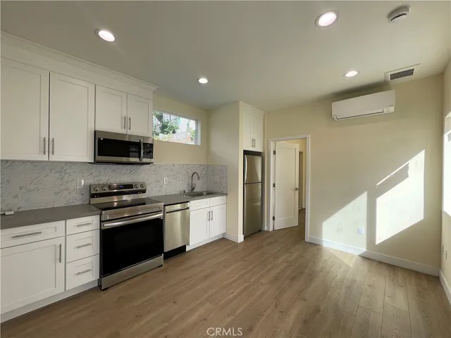 $2,400 | 2739 Sycamore Avenue, Unit A, Montrose, CA 91020