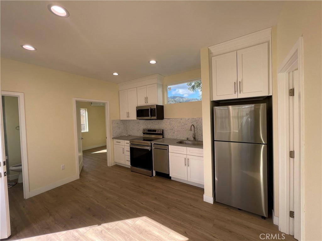 2739 Sycamore Avenue, Unit A Montrose, CA 91020 - Photo 5 of 17