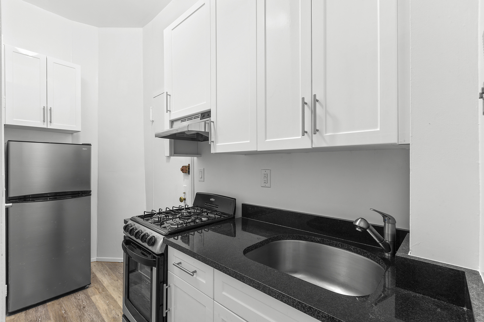 224 West 16th Street, Unit 1 Manhattan, NY 10011 - Photo 3 of 3
