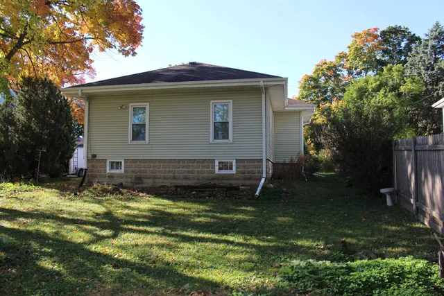 $305,000 | 441 Jefferson Street, Oregon, WI 53575