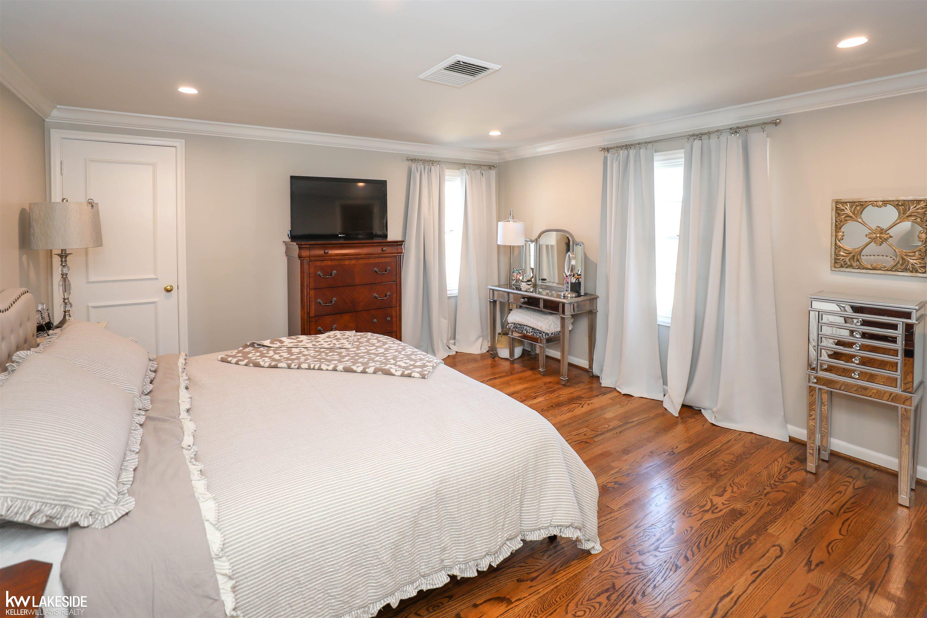 49 Renaud Road Grosse Pointe, MI 48236 - Photo 35 of 52 50104865-34.JPG