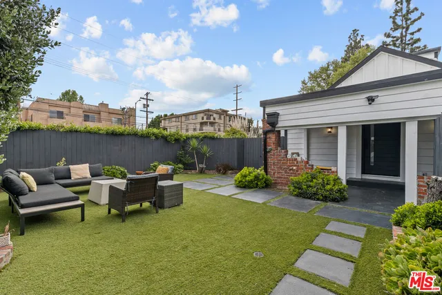 $4,900 | 11525 Moorpark Street, North Hollywood, CA 91602