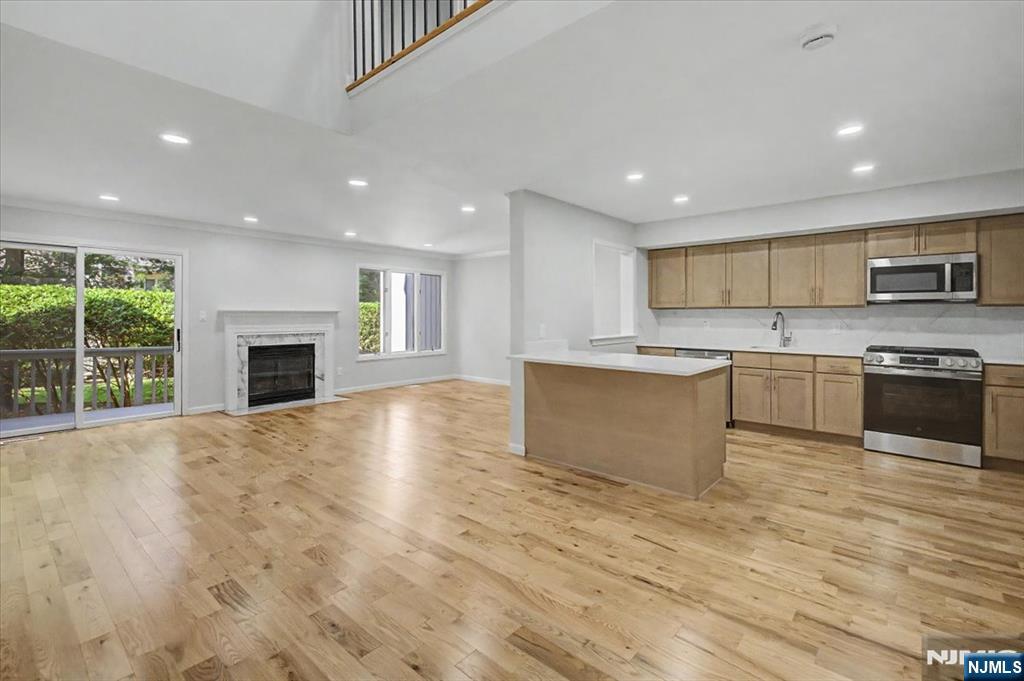 599 Apache Court Mahwah, NJ 07430 - Photo 7 of 25