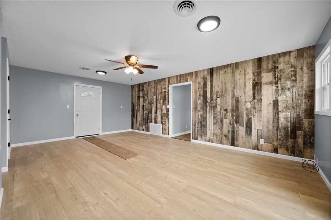 607 South Walnut Street Georgetown, IL 61846 - Photo 4 of 29