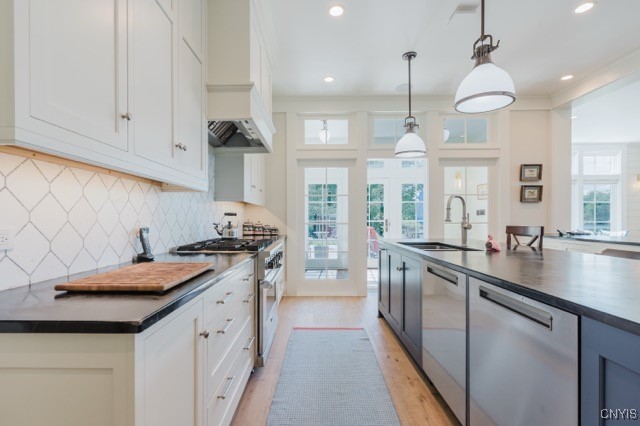 43335 School House Road Clayton, NY 13624 - Photo 7 of 48 kitchen