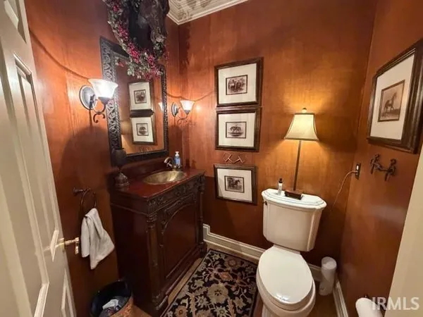 $1,090,000 | 5421 Winthrop Court, Evansville, IN 47715