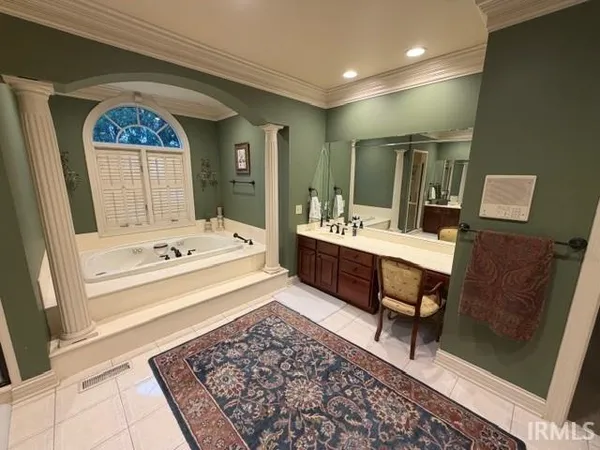 $1,090,000 | 5421 Winthrop Court, Evansville, IN 47715