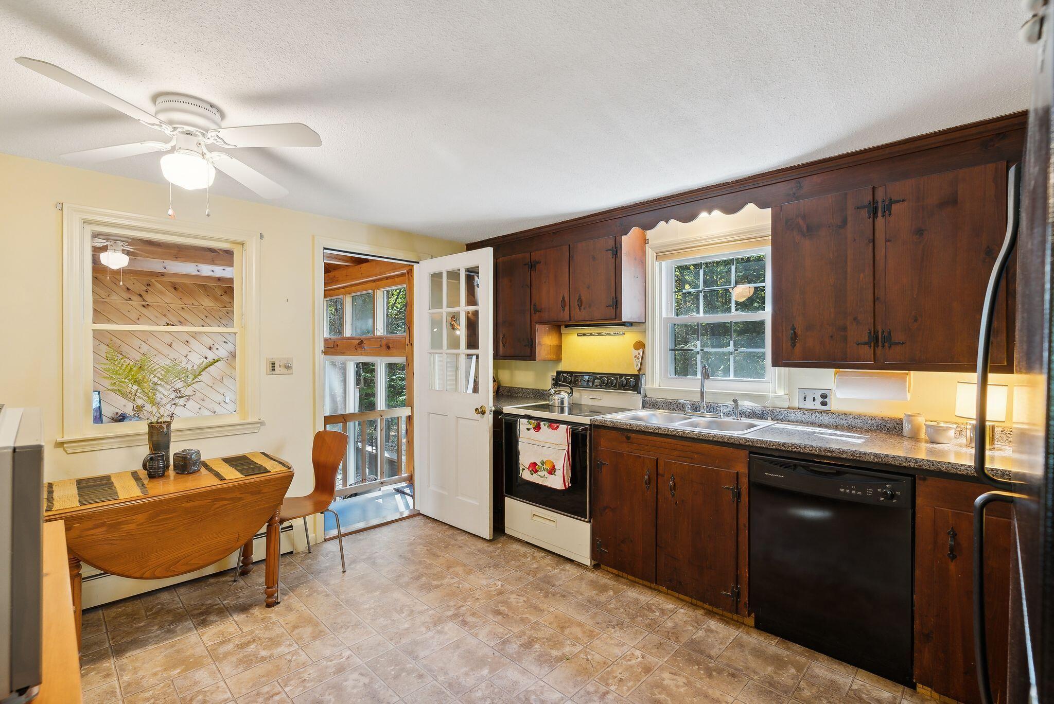 71 Desert Road Freeport, ME 04032 - Photo 17 of 34 Kitchen