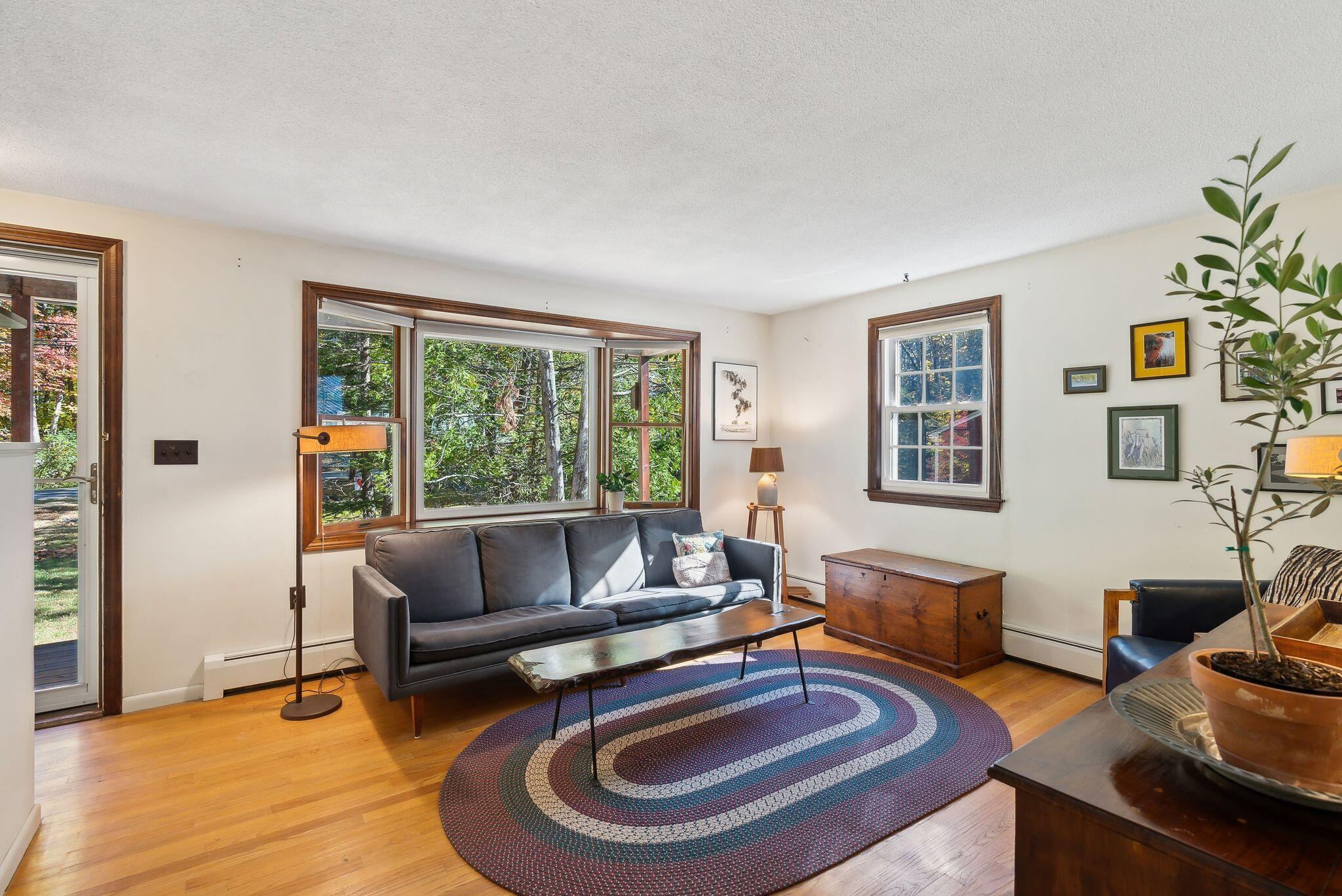 71 Desert Road Freeport, ME 04032 - Photo 19 of 34 Living Room