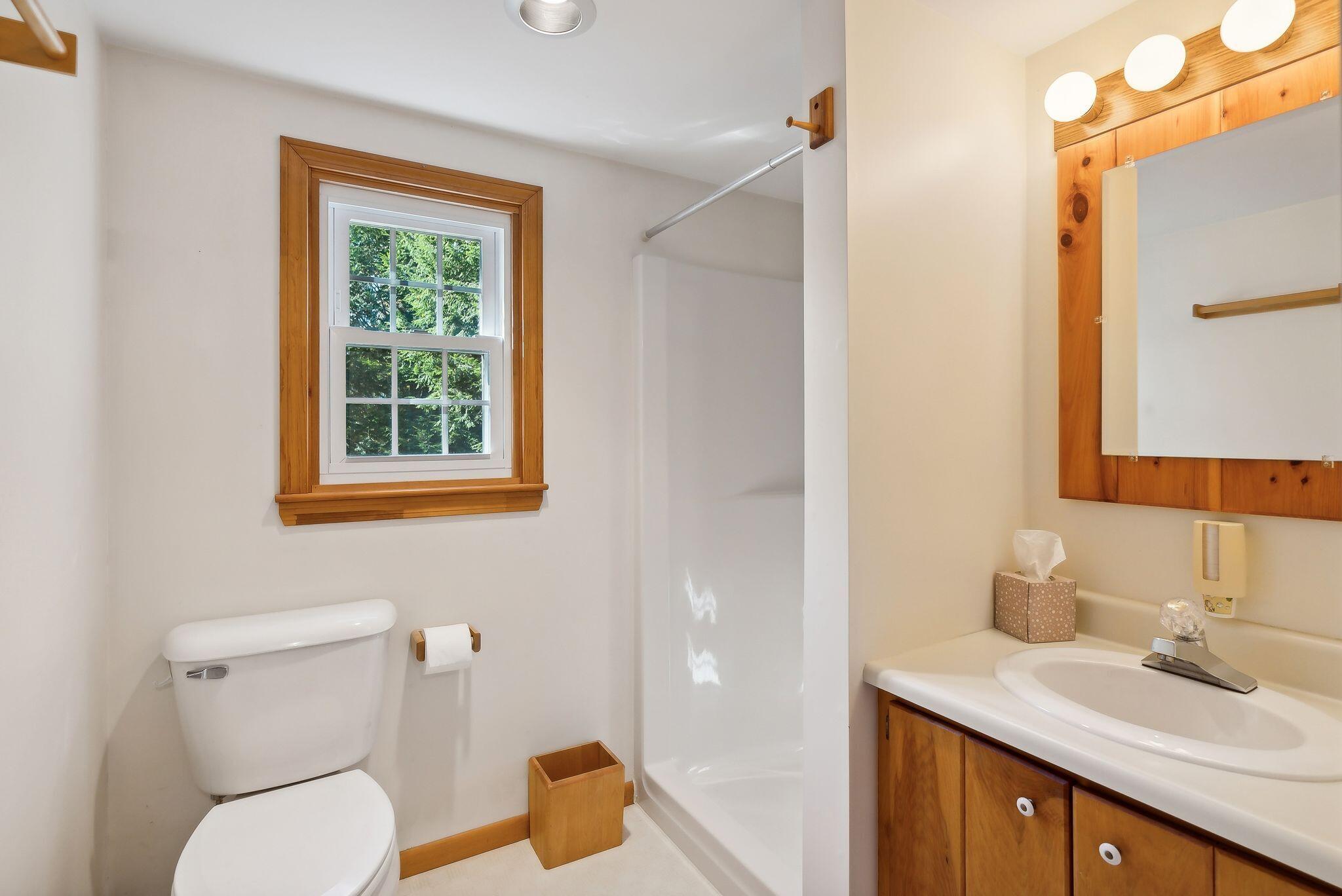 71 Desert Road Freeport, ME 04032 - Photo 30 of 34 Upstairs Full Bathroom