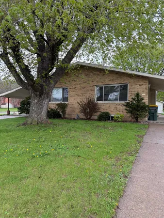 $850 | 204 South Buchanan Street, Prairie du Chien, WI 53821