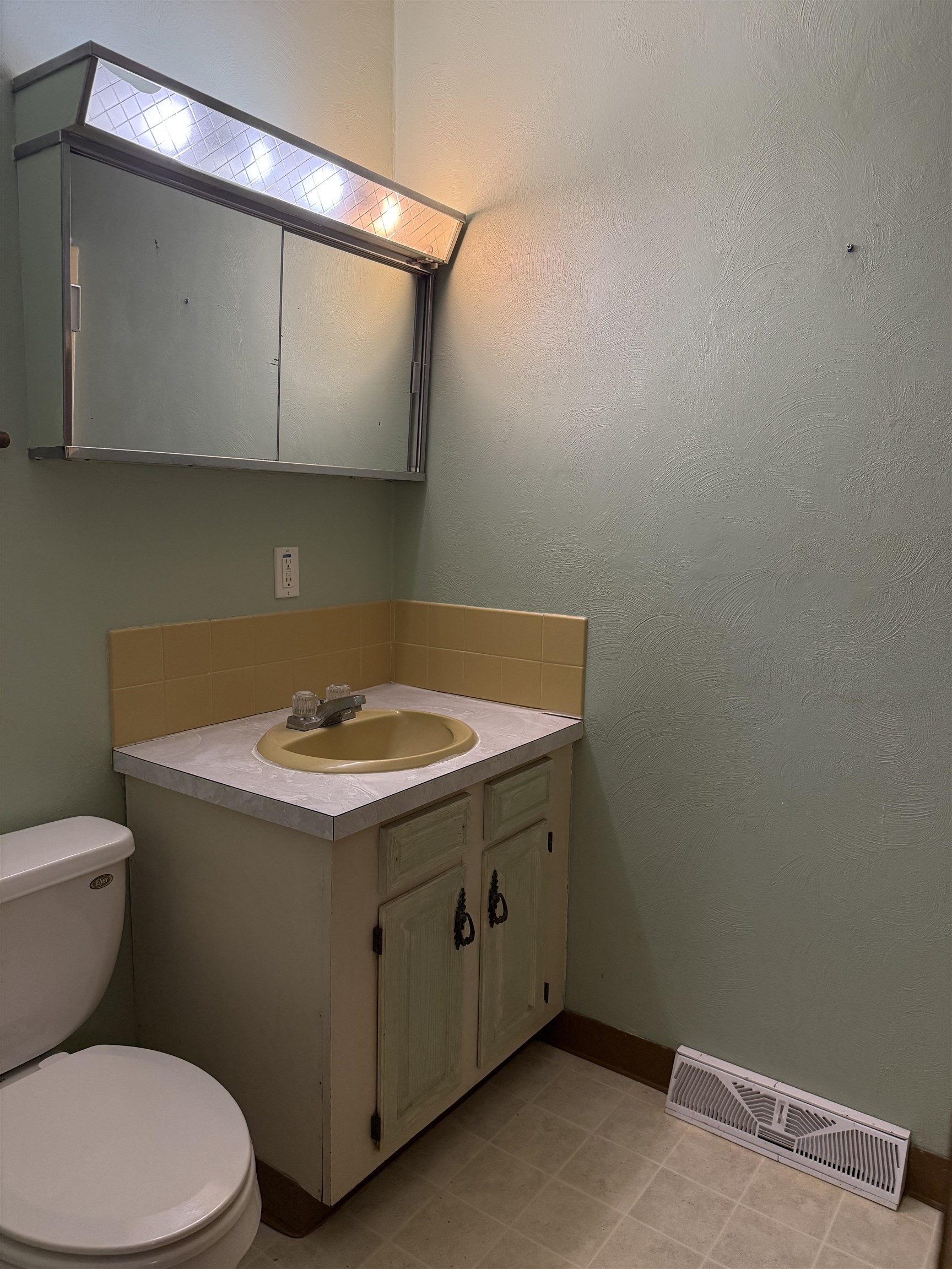 204 South Buchanan Street Prairie du Chien, WI 53821 - Photo 11 of 17