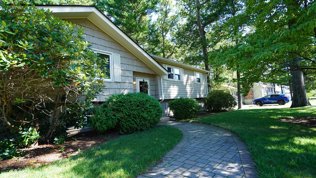 60 Old Farm Road Mansfield, MA 02048 - Photo 3 of 41 Gallery Image 3