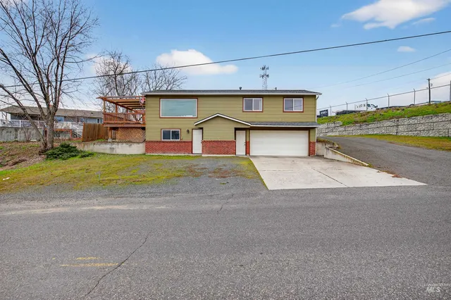 $389,000 | 1031 16th Avenue, Clarkston, WA 99403