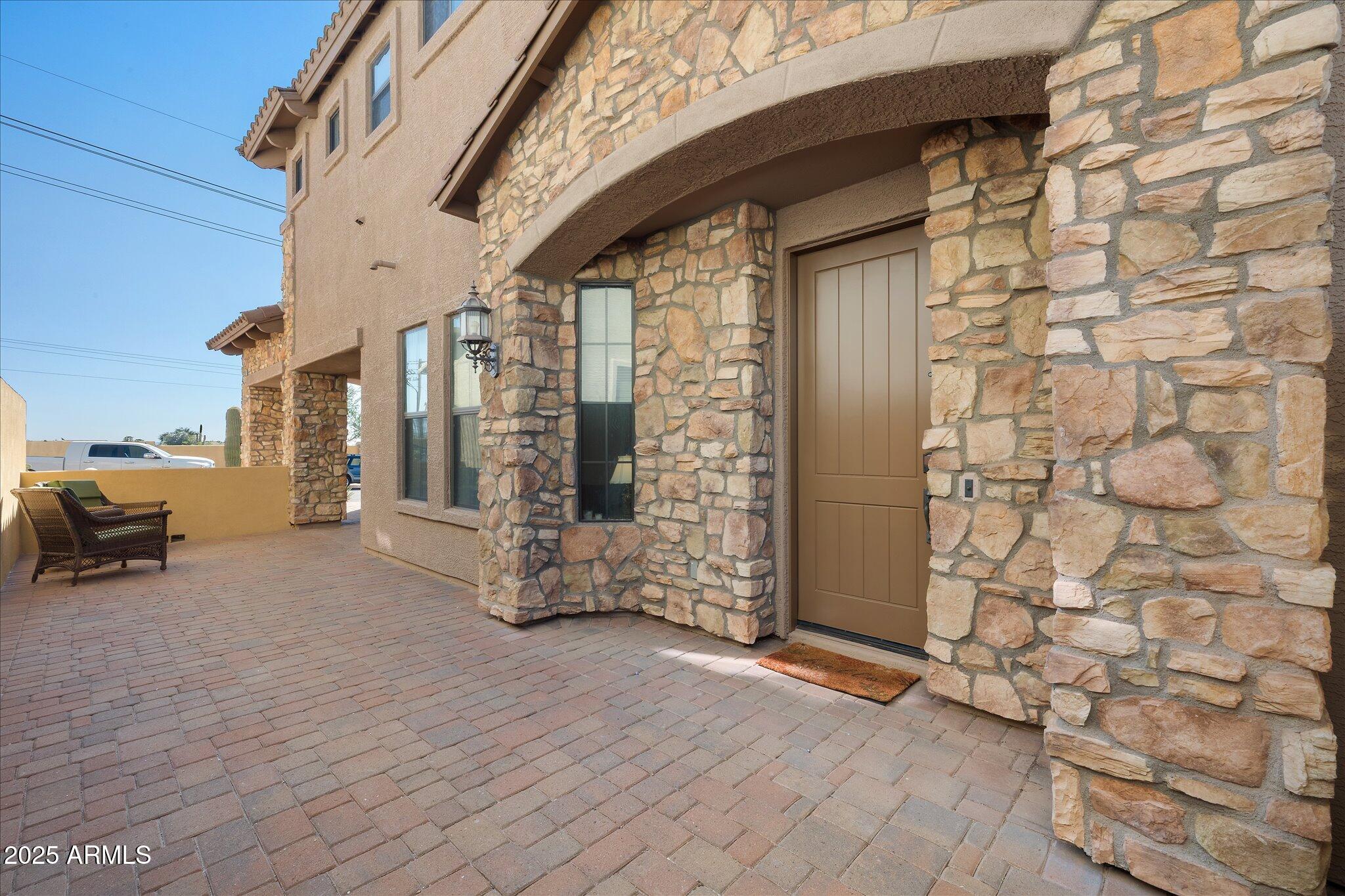 8536 East Inca Street Mesa, AZ 85207 - Photo 5 of 48 Front patio