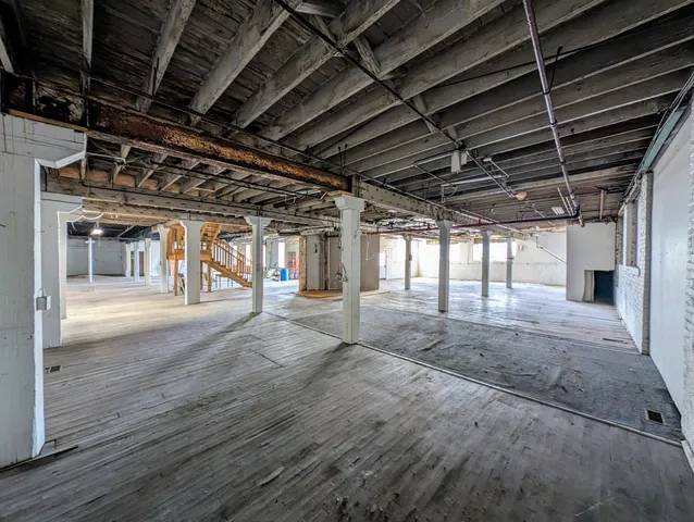 $2,800 | 1720 17th Street, Columbus, IN 47201