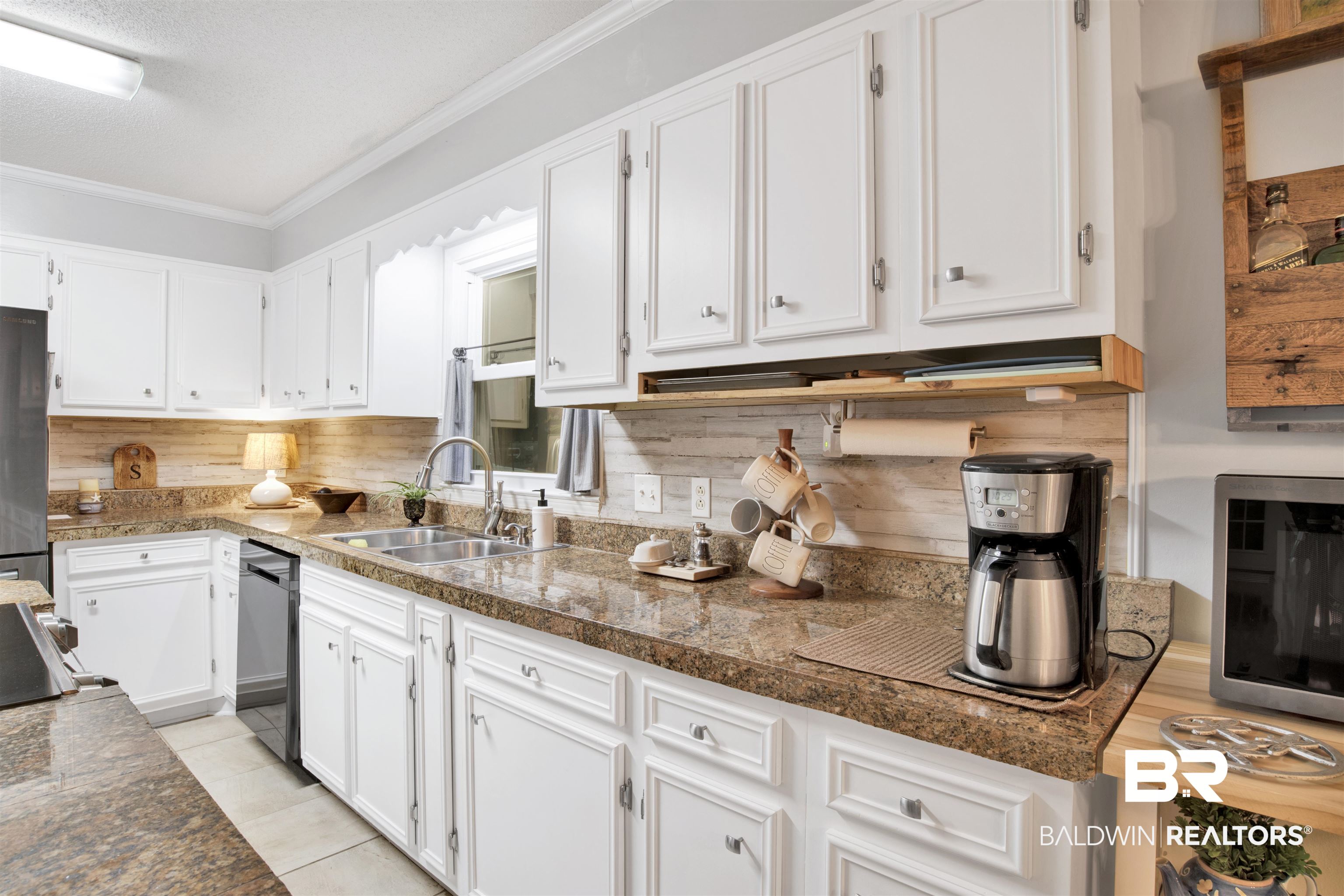 8461 Placid Drive Mobile, AL 36695 - Photo 12 of 47 Kitchen