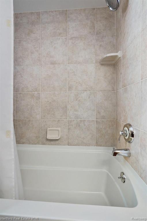 26184 Steele Road Farmington Hills, MI 48331 - Photo 27 of 38