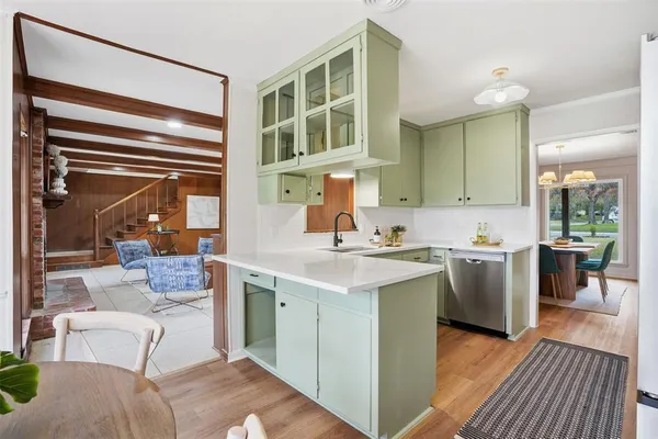 $499,500 | 8625 Marys Creek Drive, Benbrook, TX 76116