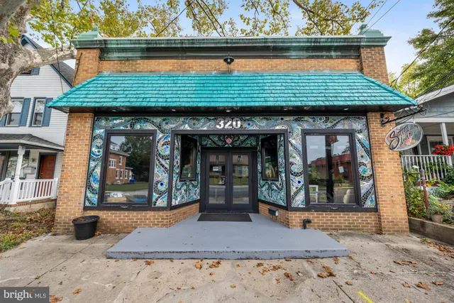 $350,000 | 320 12th Street, Hammonton, NJ 08037