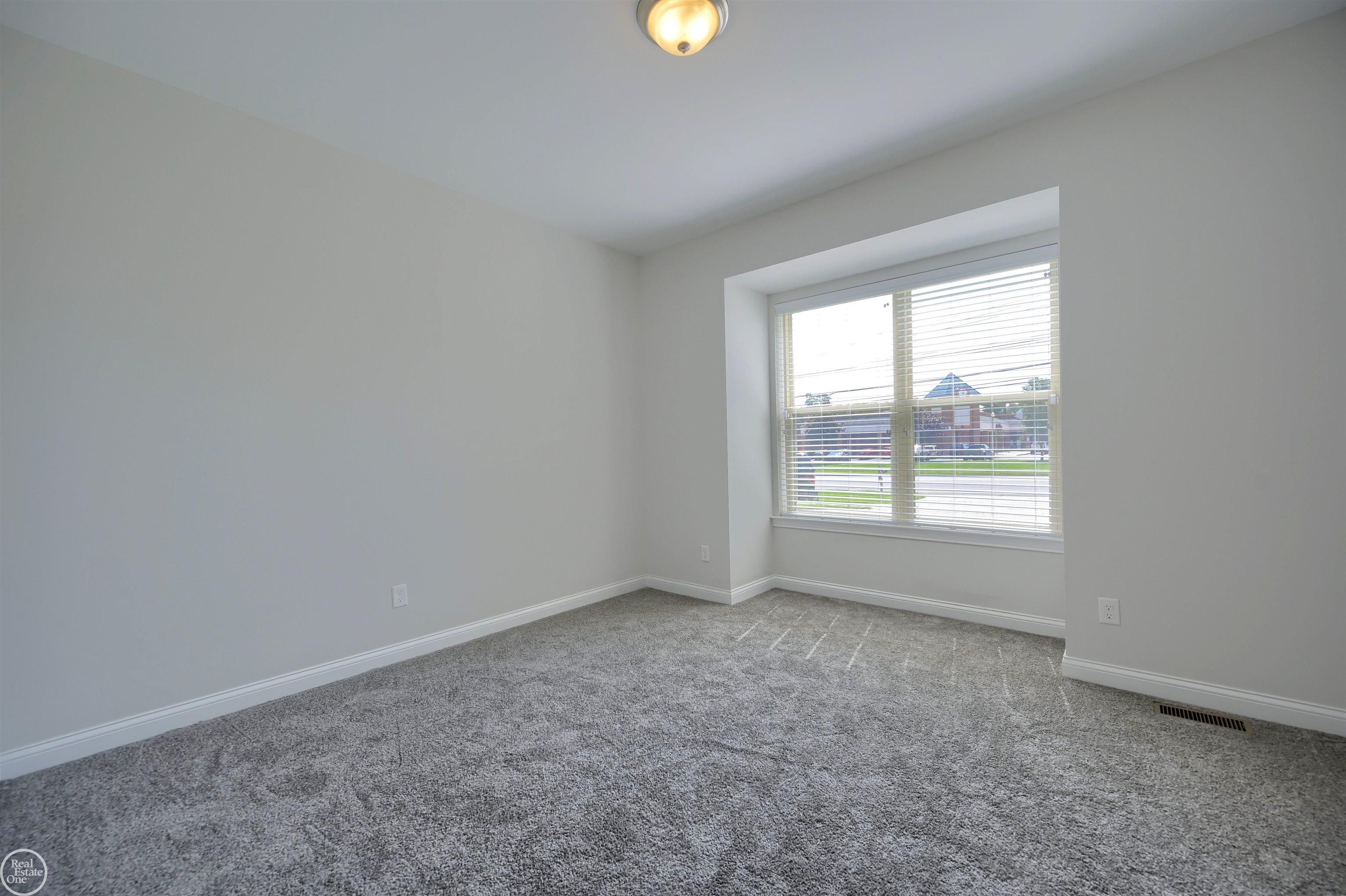 8199 22 Mile Road, Unit RIGHT SIDE ) Utica, MI 48317 - Photo 18 of 59