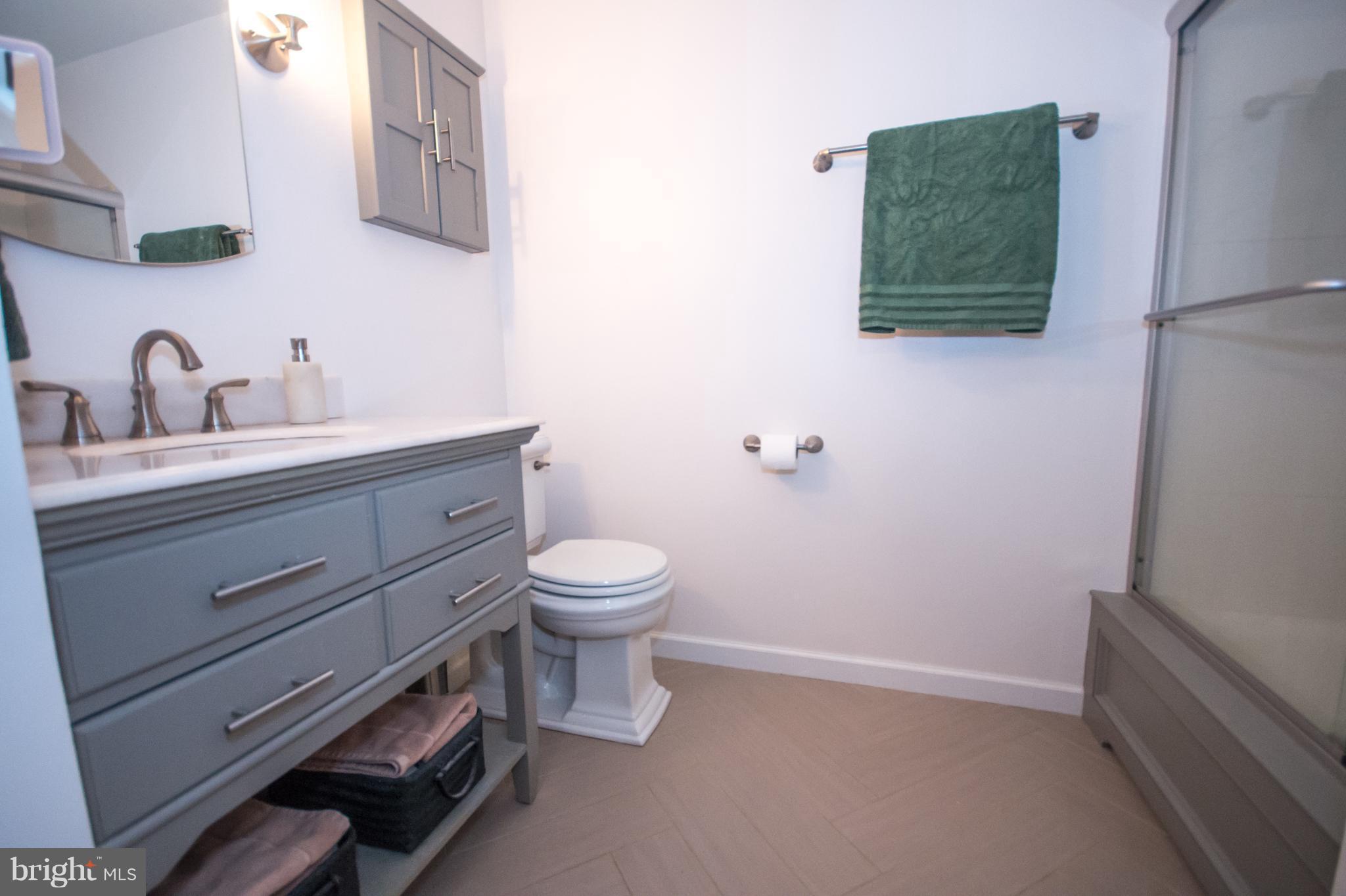 11474 Waterhaven Court Reston, VA 20190 - Photo 15 of 21 Upper Hallway Bath