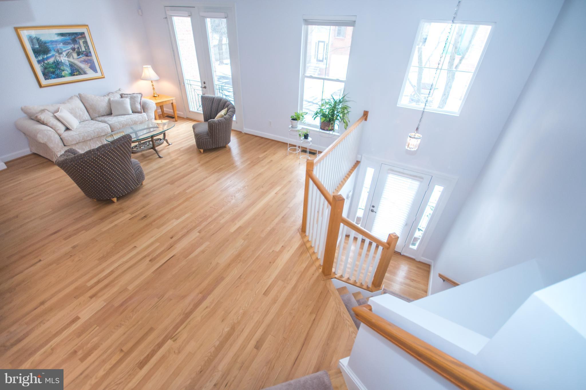 11474 Waterhaven Court Reston, VA 20190 - Photo 3 of 21 Living Room