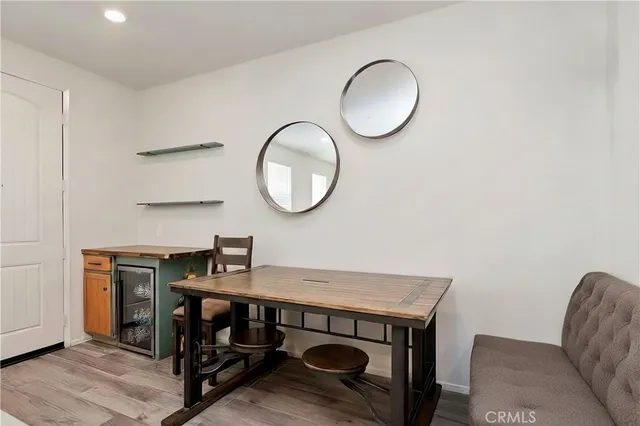a view of a livingroom with furniture